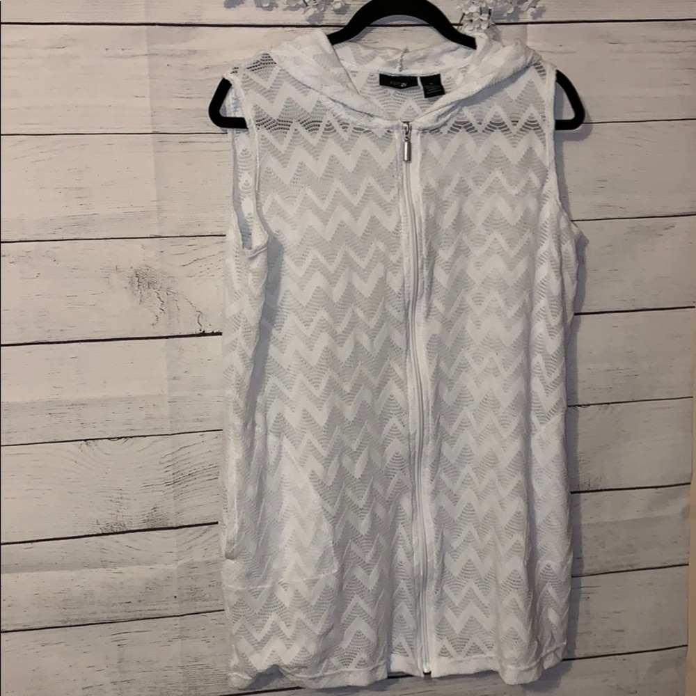 Apt. 9 white zip up long cardigan vest, pattern